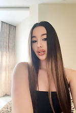Ukrainian mail order bride Daria from Kyiv with light brown hair and brown eye color - image 3