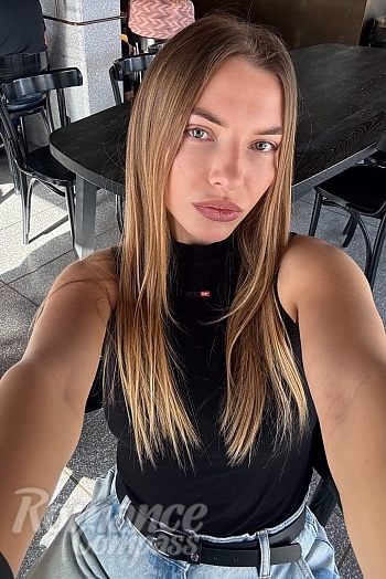 Ukrainian mail order bride Anastasia from Herzliya with light brown hair and green eye color - image 1