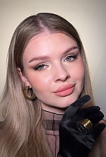Ukrainian mail order bride Alissa from Limassol with blonde hair and green eye color - image 3