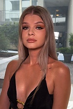 Ukrainian mail order bride Alissa from Limassol with blonde hair and green eye color - image 5