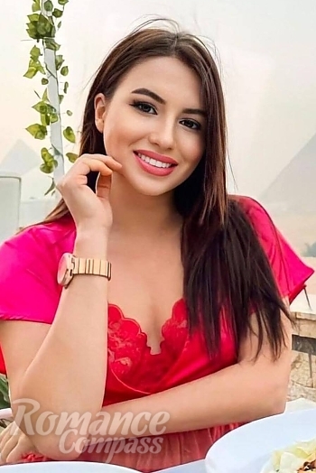 Ukrainian mail order bride Mykhailyna from Lviv with brunette hair and brown eye color - image 1