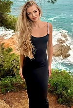 Ukrainian mail order bride Diana from Los Angeles with blonde hair and blue eye color - image 6