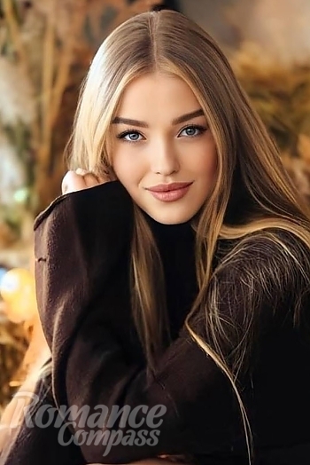 Ukrainian mail order bride Diana from Los Angeles with blonde hair and blue eye color - image 1