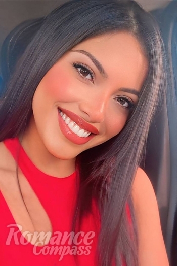 Ukrainian mail order bride Juliana from Bogot&aacute; with black hair and brown eye color - image 1
