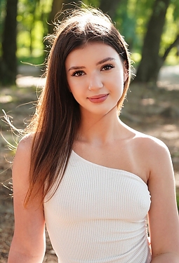 Viktoriia, 19 y.o. from Cherkasy, Ukraine