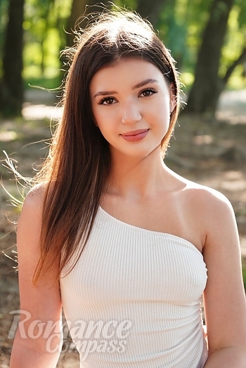 Ukrainian mail order bride Viktoriia from Cherkasy with brunette hair and brown eye color - image 1