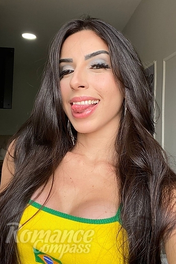 Ukrainian mail order bride Pamela from Rio de Janeiro with light brown hair and brown eye color - image 1
