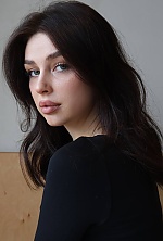 Ukrainian mail order bride Valeria from Kyiv with brunette hair and green eye color - image 2