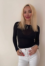 Ukrainian mail order bride Julia from Batumi with blonde hair and brown eye color - image 5