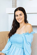 Ukrainian mail order bride Veronika from Lviv with brunette hair and green eye color - image 4