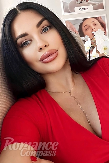 Ukrainian mail order bride Tatiana from Bad Hersfeld with black hair and grey eye color - image 1