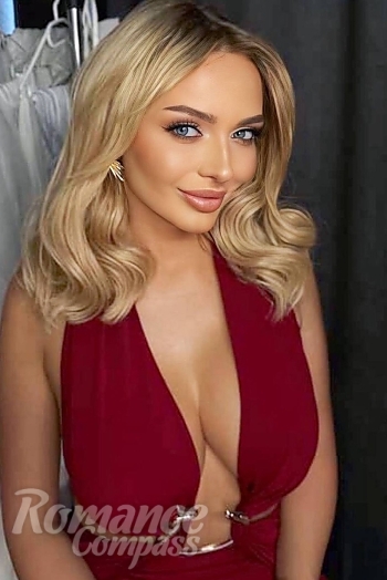 Ukrainian mail order bride Elizaveta from Kyiv with light brown hair and grey eye color - image 1