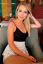 Ukrainian mail order bride Olena from Las Vegas with blonde hair and hazel eye color - image 6