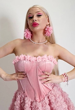 Anna, 25 y.o. from Stockholm, Sweden
