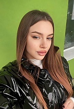 Ukrainian mail order bride Yuliia from Kyiv with light brown hair and brown eye color - image 3