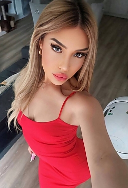 Samantha, 29 y.o. from London, England