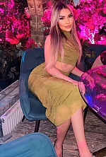 Ukrainian mail order bride Samantha from London with blonde hair and brown eye color - image 4