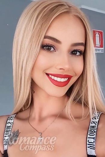 Ukrainian mail order bride Maryna from Kyiv with blonde hair and brown eye color - image 1