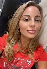 Ukrainian mail order bride Kristina from Boston with light brown hair and brown eye color - image 3