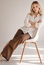Ukrainian mail order bride Ksenia from Budapest with blonde hair and grey eye color - image 3