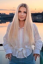 Ukrainian mail order bride Tetiana from Kyiv with blonde hair and green eye color - image 5