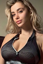 Ukrainian mail order bride Anna from Kyiv with light brown hair and green eye color - image 7