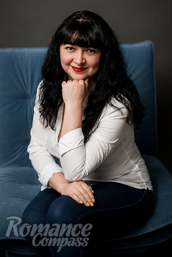 Ukrainian mail order bride Tatiana from Zhovti Vody with black hair and brown eye color - image 1