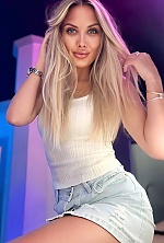 Ukrainian mail order bride Anna from Kyiv with light brown hair and green eye color - image 6