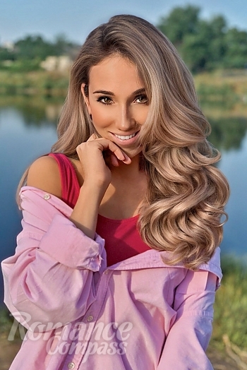 Ukrainian mail order bride Natalia from Kyiv with blonde hair and brown eye color - image 1