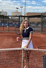 Ukrainian mail order bride Viktoriia from Valencia with blonde hair and blue eye color - image 2