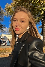 Ukrainian mail order bride Anastasia from Berlin with light brown hair and green eye color - image 9