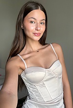 Ukrainian mail order bride Olena from Kyiv with brunette hair and green eye color - image 8