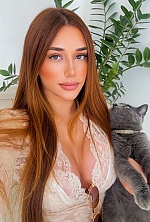 Ukrainian mail order bride Leonara from Rio de Janeiro with light brown hair and green eye color - image 3