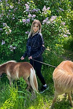 Ukrainian mail order bride Olesia from Kyiv with light brown hair and brown eye color - image 5