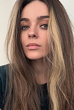 Ukrainian mail order bride Valeriia from Kyiv with light brown hair and green eye color - image 4