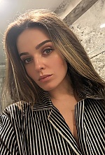 Ukrainian mail order bride Valeriia from Kyiv with light brown hair and green eye color - image 5
