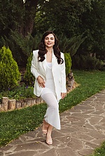 Ukrainian mail order bride Maryna from Kharkiv with brunette hair and brown eye color - image 8