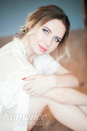 Ukrainian mail order bride Anna from Warsaw with blonde hair and blue eye color - image 1