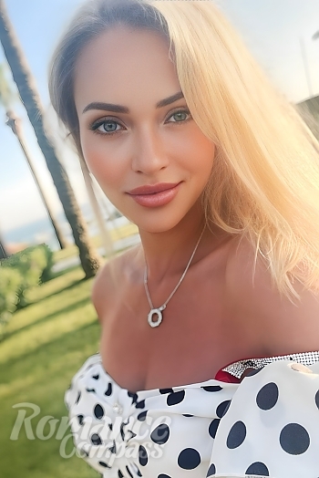Ukrainian mail order bride Oksana from San Diego with blonde hair and grey eye color - image 1