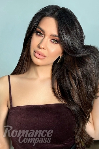 Ukrainian mail order bride Natalia from Kyiv with light brown hair and brown eye color - image 1