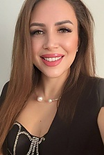 Ukrainian mail order bride Olha from Lviv with light brown hair and green eye color - image 4