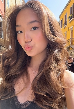 Aldana, 20 y.o. from Almaty, Kazakhstan