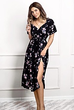 Ukrainian mail order bride Victoria from Gdynia with light brown hair and green eye color - image 9