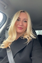 Ukrainian mail order bride Elena from New York with blonde hair and green eye color - image 10