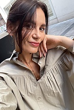Ukrainian mail order bride Olena from M&uuml;nchen with light brown hair and green eye color - image 9