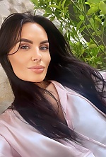 Ukrainian mail order bride Olena from M&uuml;nchen with light brown hair and green eye color - image 4