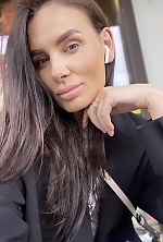Ukrainian mail order bride Olena from M&uuml;nchen with light brown hair and green eye color - image 14