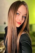 Ukrainian mail order bride Veronika from Kyiv with brunette hair and blue eye color - image 3