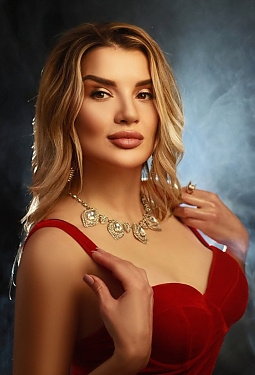 Olha, 38 y.o. from Lviv, Ukraine