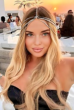 Ukrainian mail order bride Alina from Nicosia with blonde hair and hazel eye color - image 3